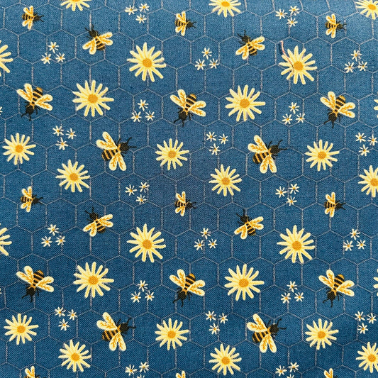 Potholder Set - Bee Themed - Bees and Daisies on Blue