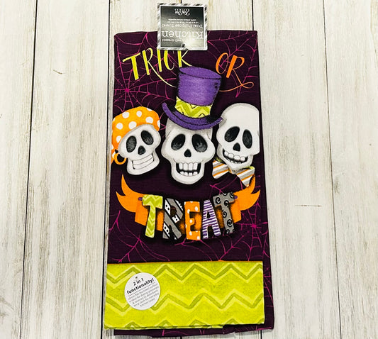 Dish Towel - Halloween Themed - Trick or Treat Skulls