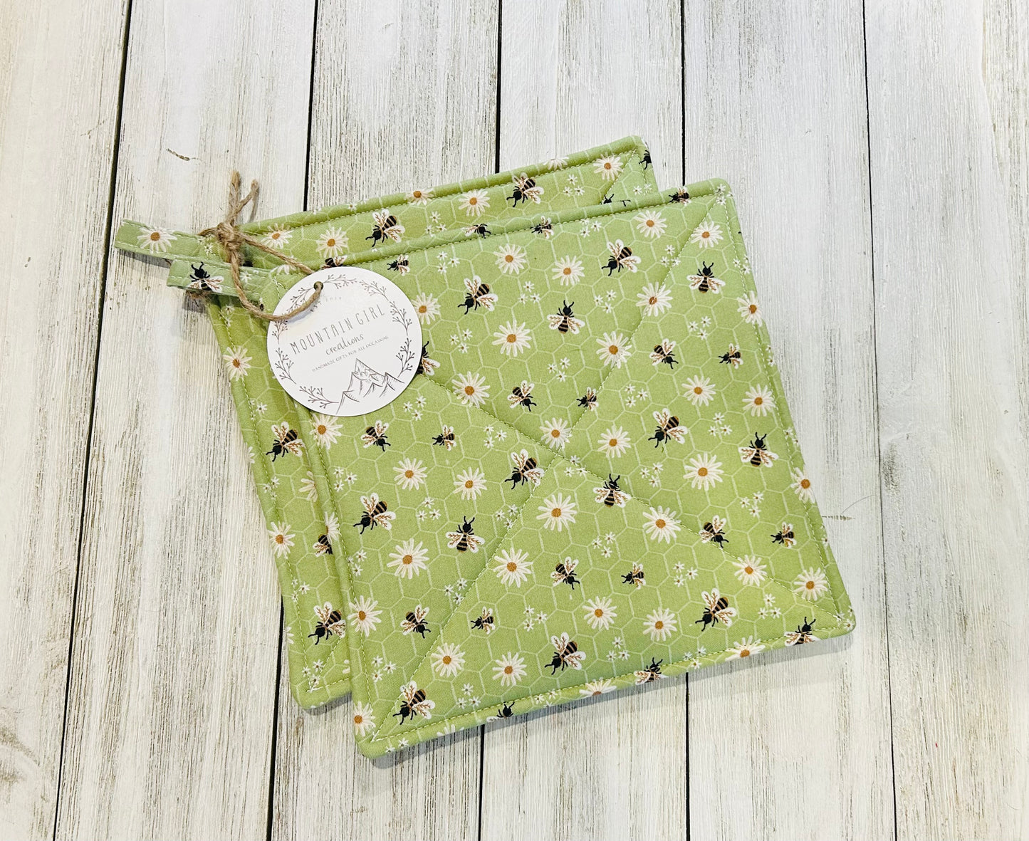 Potholder Set - Bee Themed - Daisies and Bee- Sage