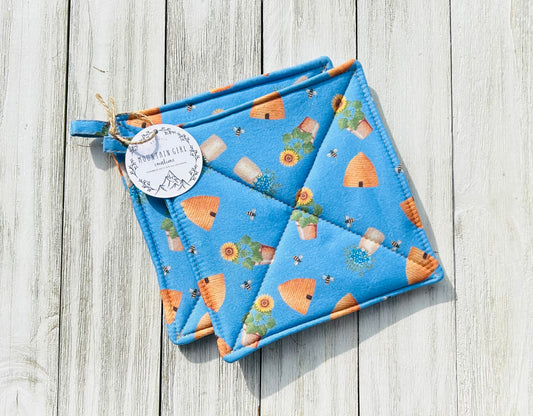 Potholder Set - Bee Themed - Bees on Country Blue