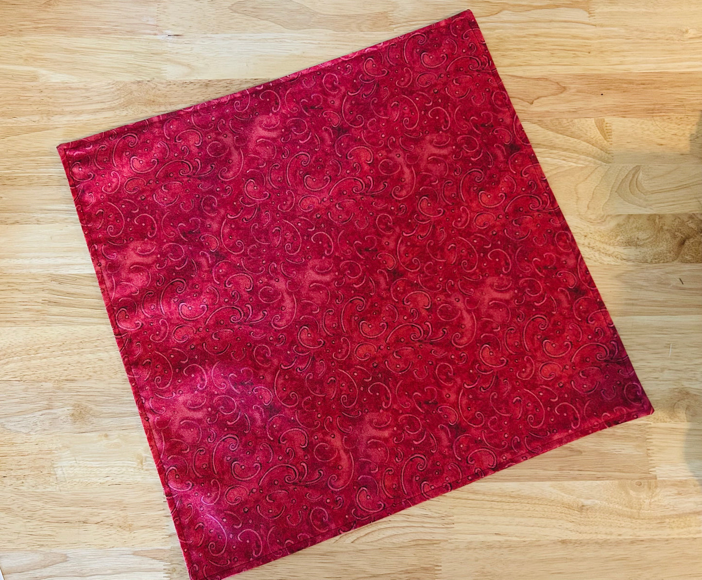 Cloth Napkins - Red Scroll